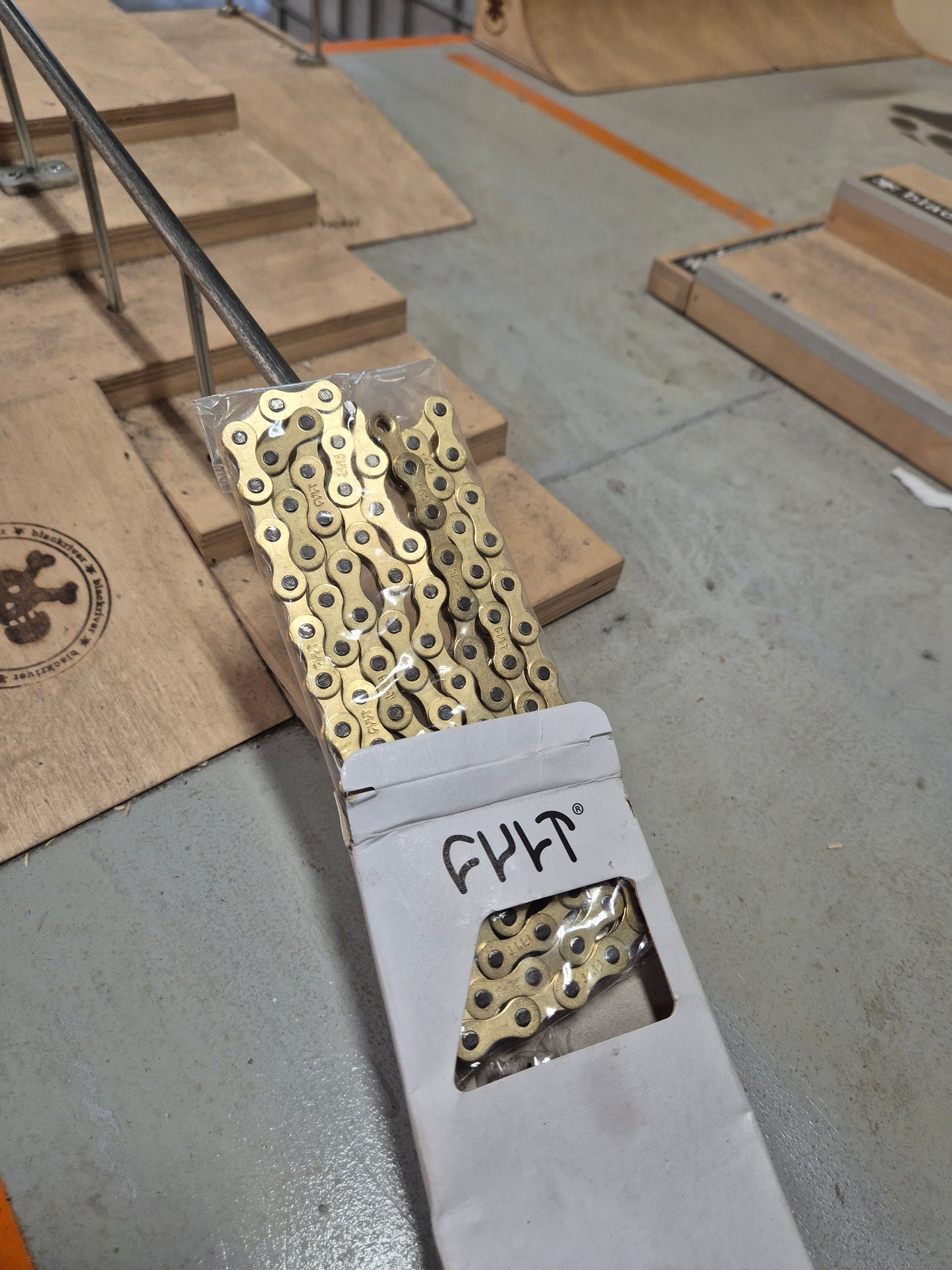 CULT 410 chain